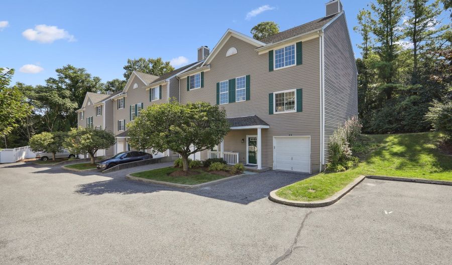 14 South St 12, Danbury, CT 06810 - 2 Beds, 2 Bath