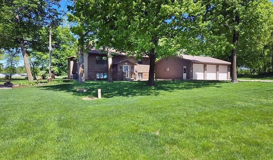 32878 Spunk Tree Cir, Avon, MN 56310 - 4 Beds, 3 Bath