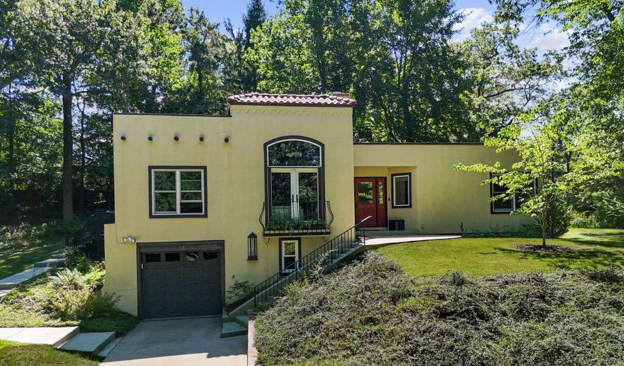 17 E Stillwater Ave, Beverly Shores, IN 46301 - 3 Beds, 2 Bath