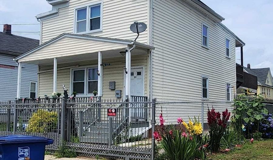 33 Trowel St 2nd Fl., Bridgeport, CT 06608 - 2 Beds, 1 Bath