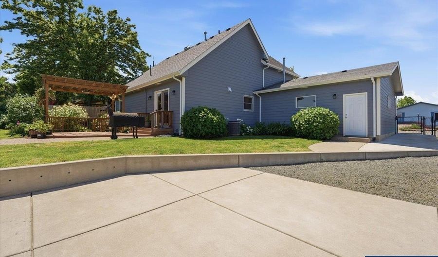 1725 NW Park Ter, Albany, OR 97321 - 4 Beds, 3 Bath