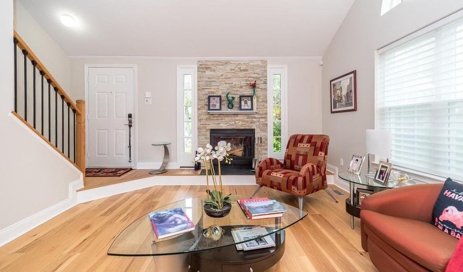 1000 CREEK Dr, Ambler, PA 19002 - 3 Beds, 2 Bath