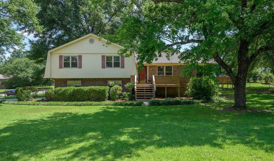1221 7TH Ave, Alabaster, AL 35007 - 3 Beds, 2 Bath