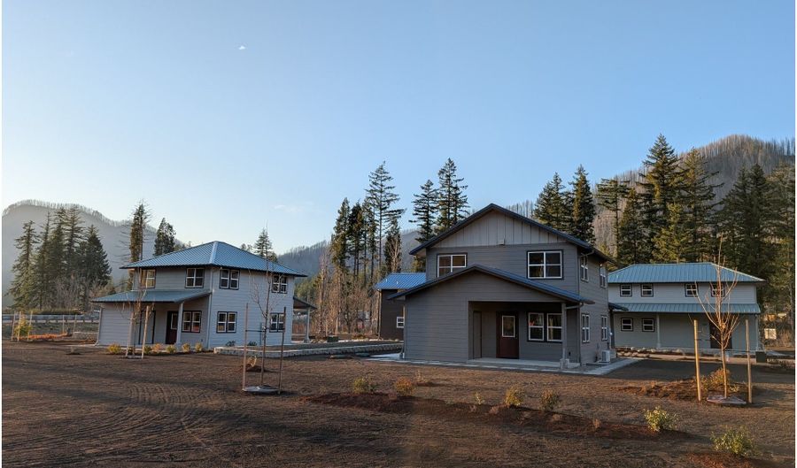 51680 Rose St, Blue River, OR 97413 - 3 Beds, 2 Bath
