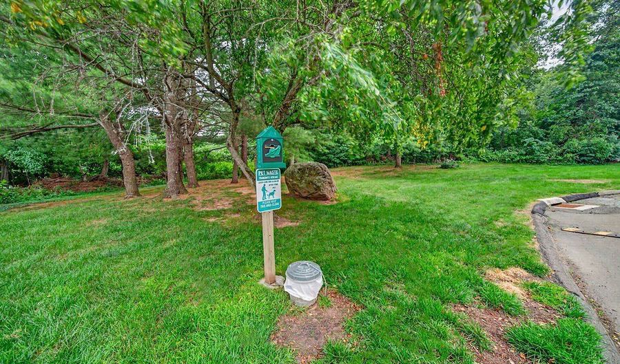 105 Peddlars Dr 105, Branford, CT 06405 - 2 Beds, 2 Bath