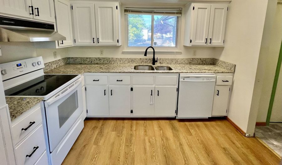 980 Highland Dr, Elko, NV 89801 - 3 Beds, 2 Bath