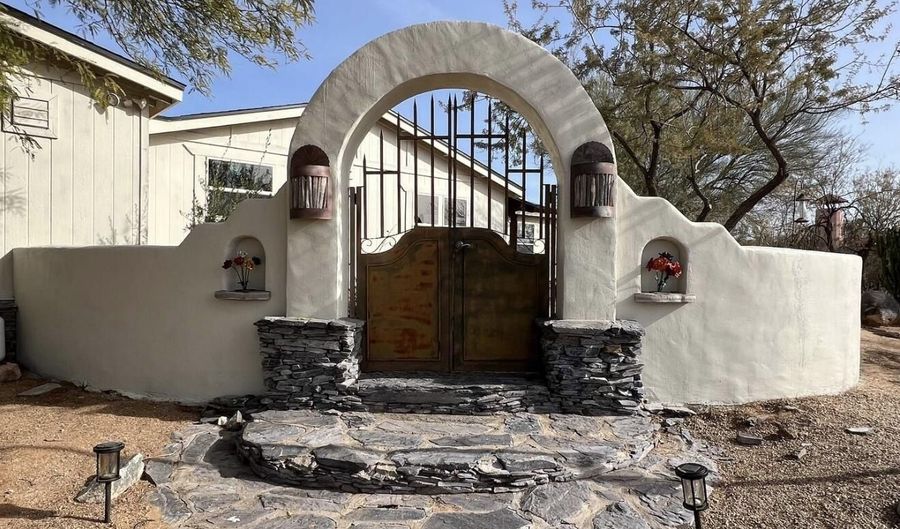 5824 E MONTGOMERY Rd, Cave Creek, AZ 85331 - 3 Beds, 2 Bath