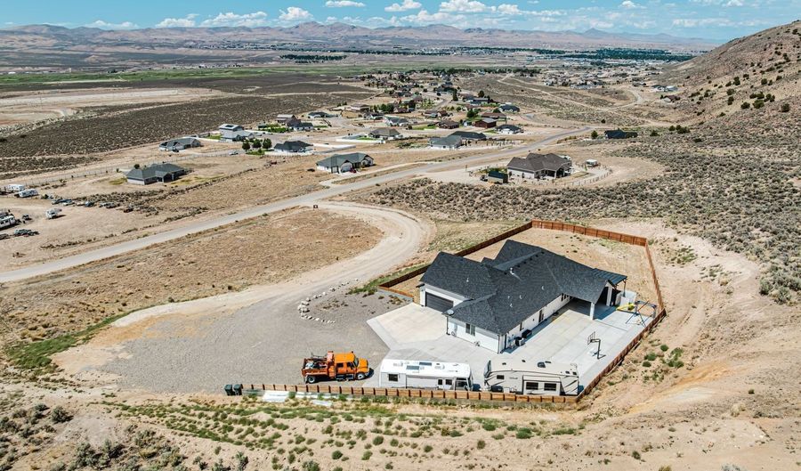 630 Glenwild Dr, Elko, NV 89801 - 5 Beds, 2 Bath