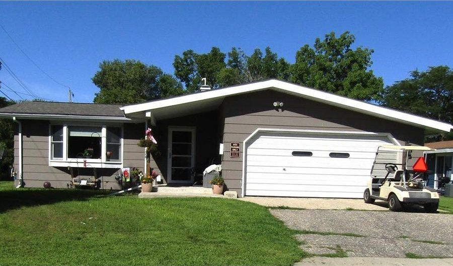 145 N Bordson St, Appleton, MN 56208 - 4 Beds, 2 Bath