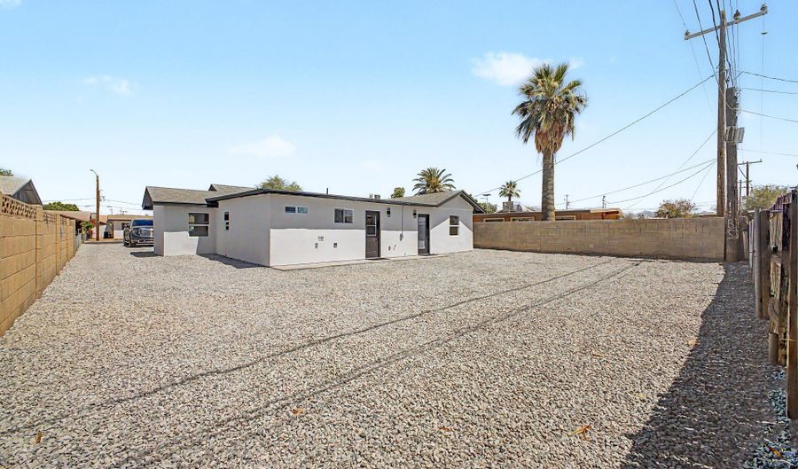 320 N 3RD St, Avondale, AZ 85323 - 3 Beds, 2 Bath