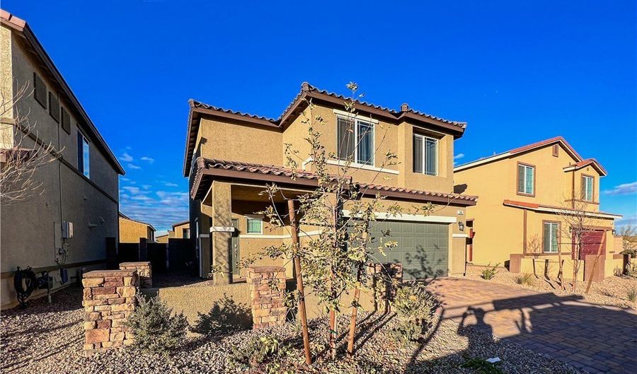 388 Canyon Mist Ct, Henderson, NV 89044 - 4 Beds, 3 Bath