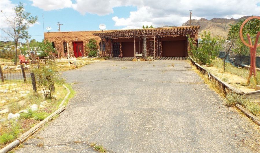 4943 W TENNESSEE Ave, Chloride, AZ 86431 - 2 Beds, 3 Bath