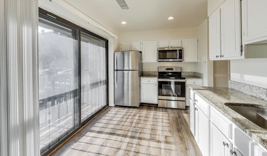 16 DUDLEY Ct 7, Bethesda, MD 20814 - 3 Beds, 3 Bath