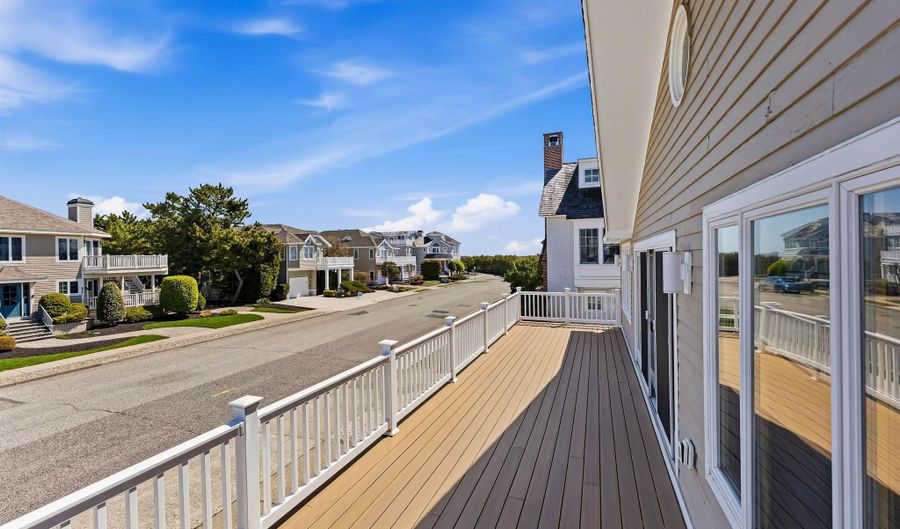 6709 Dune Dr, Avalon, NJ 08202 - 5 Beds, 3 Bath