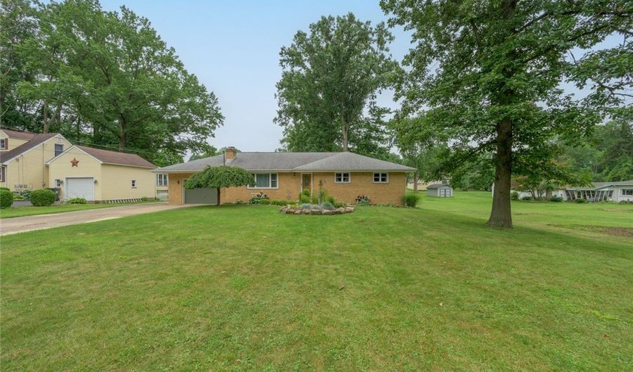 5085 E Rockwell Rd, Austintown, OH 44515 - 3 Beds, 2 Bath