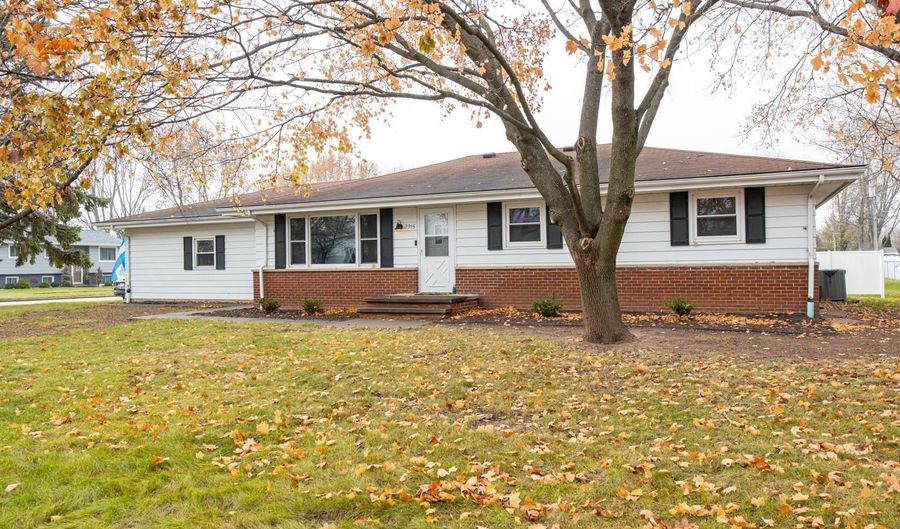 2915 S GLADYS Ave, Appleton, WI 54915 - 3 Beds, 1 Bath