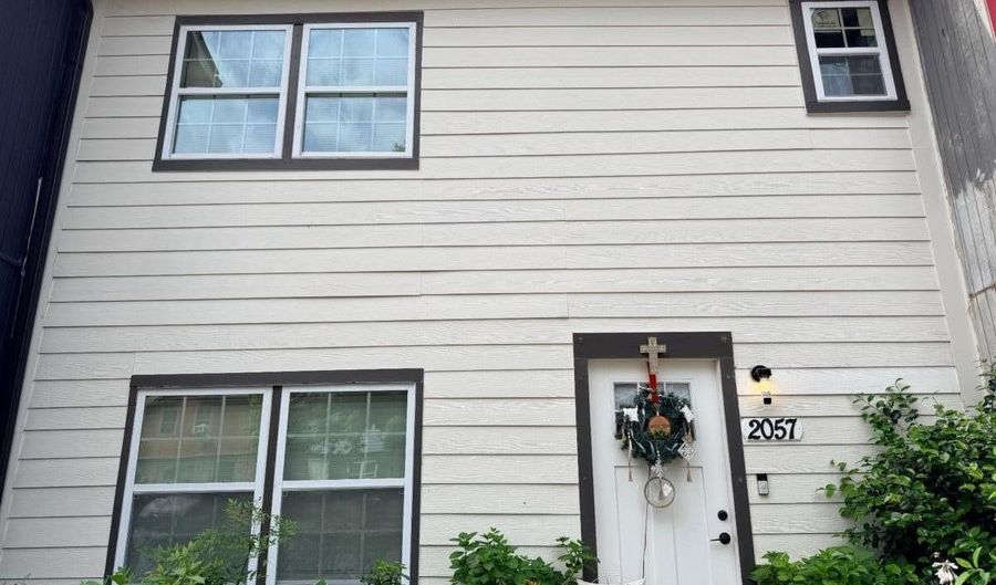 2057 Lenoa Ln, Austell, GA 30106 - 2 Beds, 3 Bath
