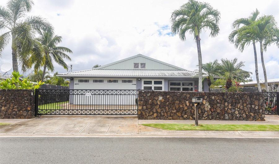 962 Alahaki St, Kailua, HI 96734 - 4 Beds, 2 Bath