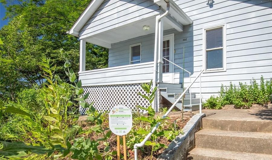 302 Allen St, Alton, IL 62002 - 2 Beds, 1 Bath