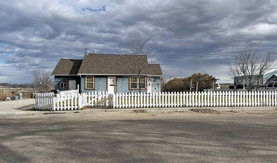 107 N Tisdale Ave, Buffalo, WY 82834 - 3 Beds, 2 Bath