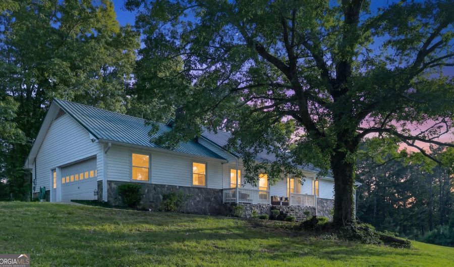 662 Highway 18 W, Barnesville, GA 30204 - 4 Beds, 3 Bath