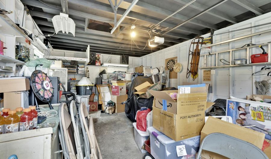 207 New York Ave, Bergenfield, NJ 07621 - 4 Beds, 1 Bath