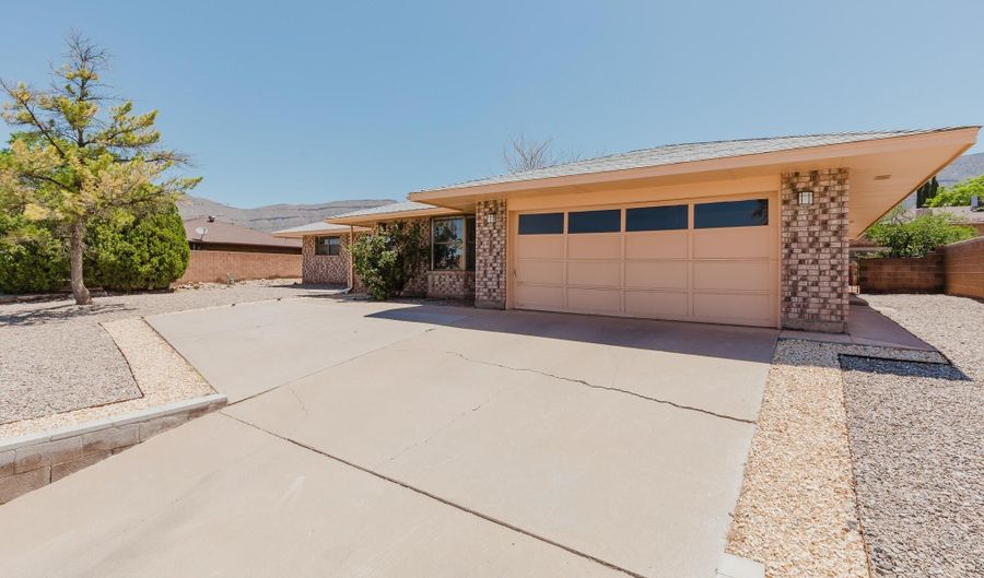 604 Sunnyside Ave, Alamogordo, NM 88310 - 3 Beds, 2 Bath