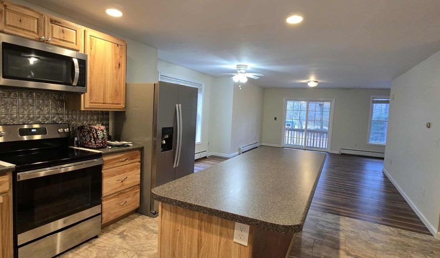 315 Old Concord Tpke 2, Barrington, NH 03825 - 2 Beds, 2 Bath