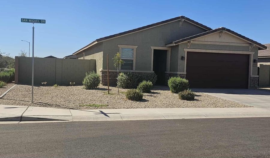 2531 E SAN MIGUEL Dr, Casa Grande, AZ 85194 - 4 Beds, 2 Bath