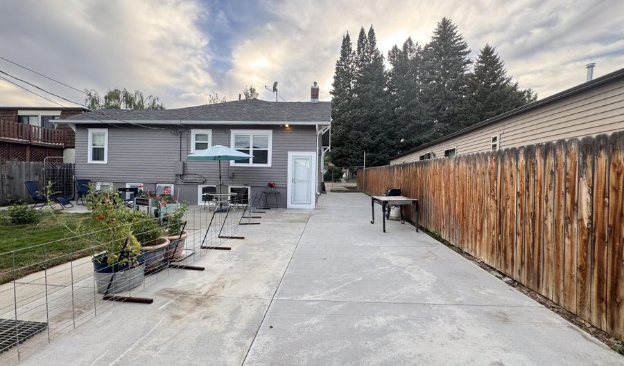937 N Carrington Ave, Buffalo, WY 82834 - 2 Beds, 1 Bath
