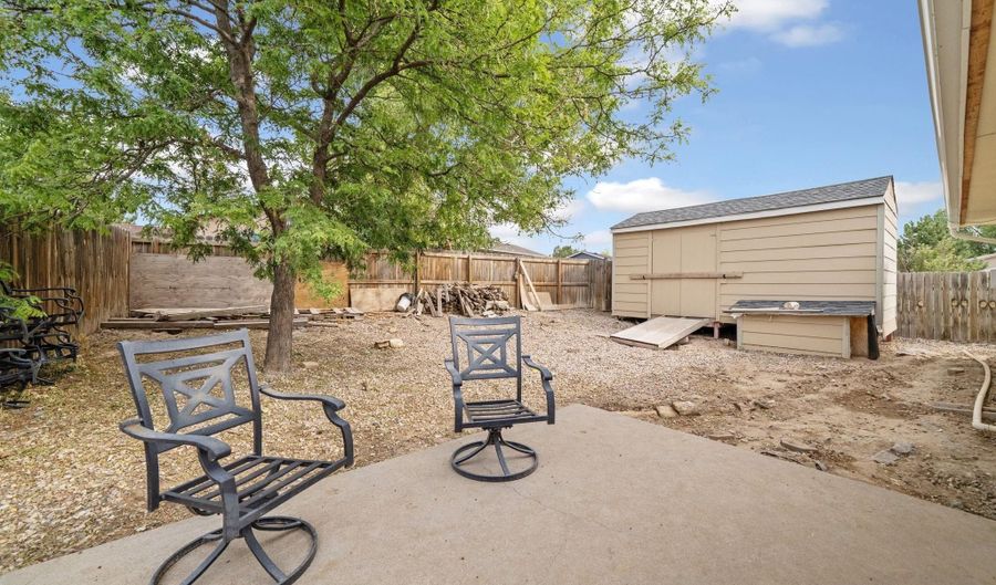 4105 RANGEVIEW Dr, Cheyenne, WY 82001 - 5 Beds, 2 Bath