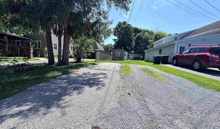305 Grove St, Bennington, VT 05201 - 1 Beds, 1 Bath