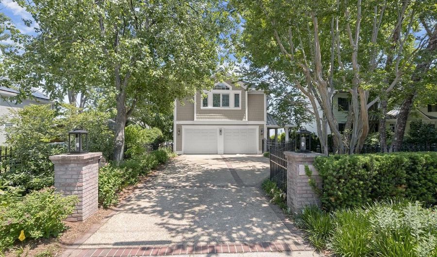217 LOCKWOOD Ct, Annapolis, MD 21403 - 5 Beds, 4 Bath