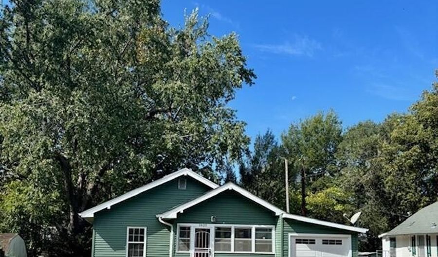 1625 Chouteau Ave, Baxter Springs, KS 66713 - 2 Beds, 1 Bath