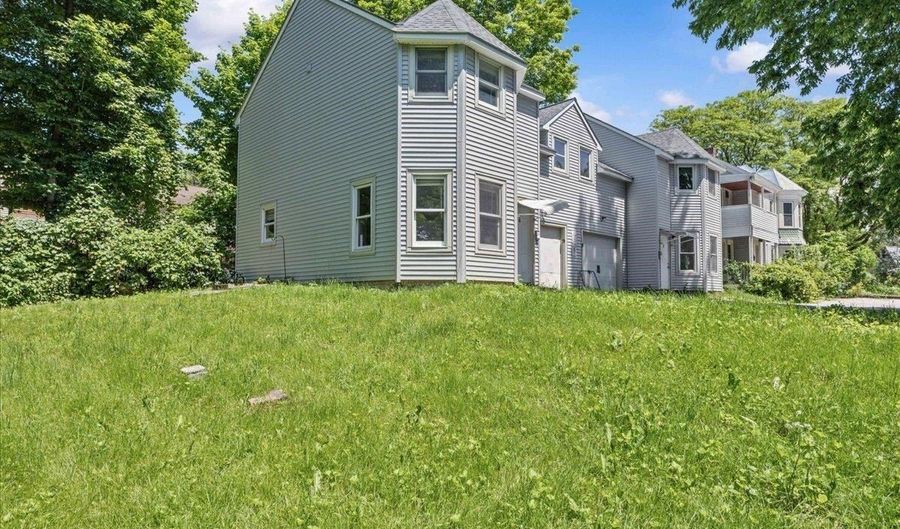 21 Hyde St 4, Burlington, VT 05401 - 4 Beds, 1 Bath