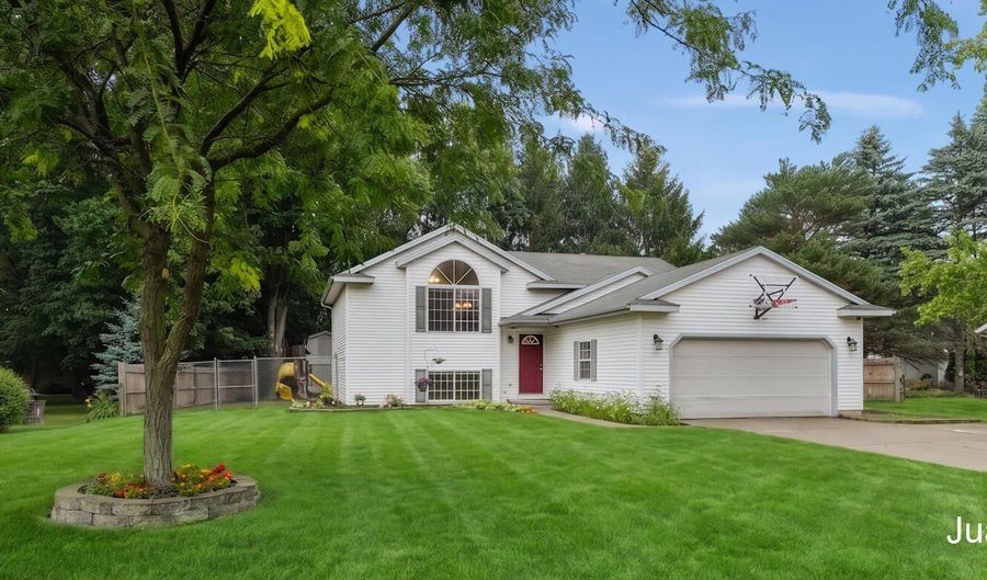 5559 Estate Rd, Allendale, MI 49401 - 3 Beds, 2 Bath