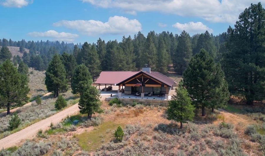10220 Skunk Creek Rd, Cascade, ID 83611 - 3 Beds, 2 Bath