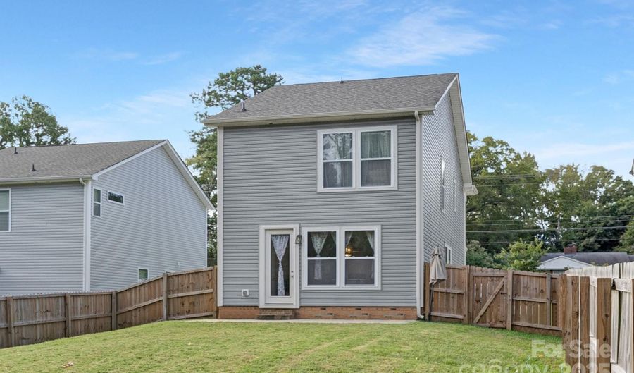 2817 Shamrock Dr, Charlotte, NC 28205 - 3 Beds, 3 Bath