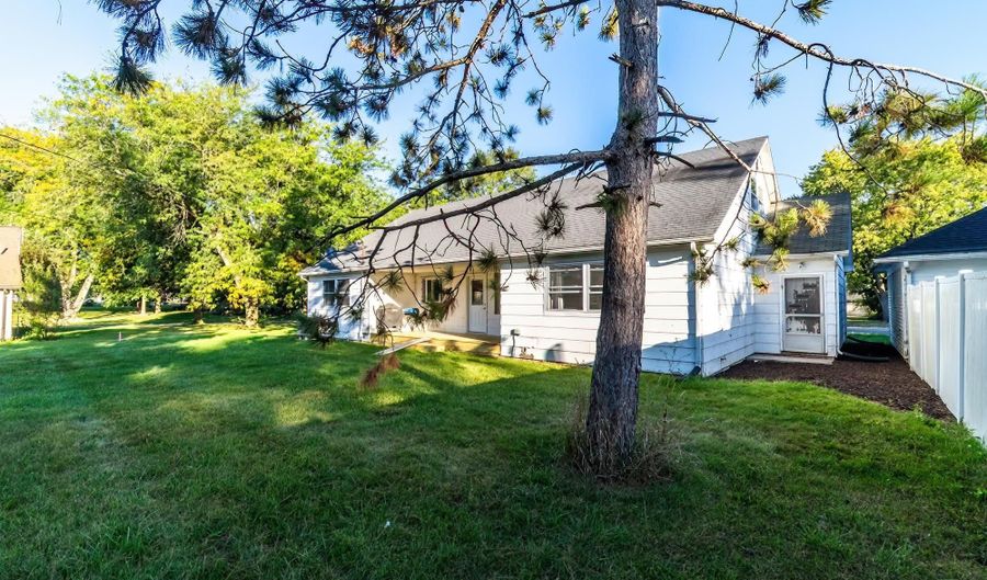 412 Wabash St, Berne, IN 46711 - 4 Beds, 3 Bath
