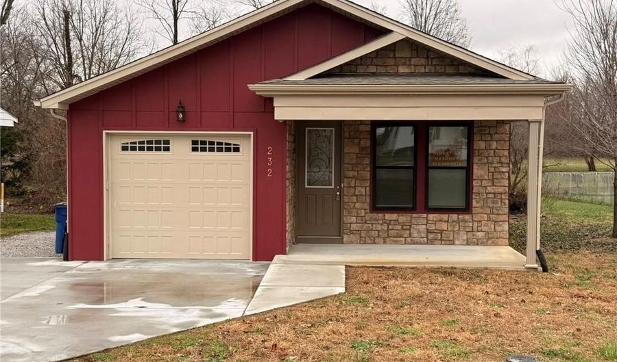 232 E Main St, Austin, IN 47102 - 3 Beds, 2 Bath