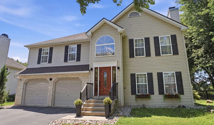 1709 33RD SW, Allentown, PA 18103 - 3 Beds, 2 Bath