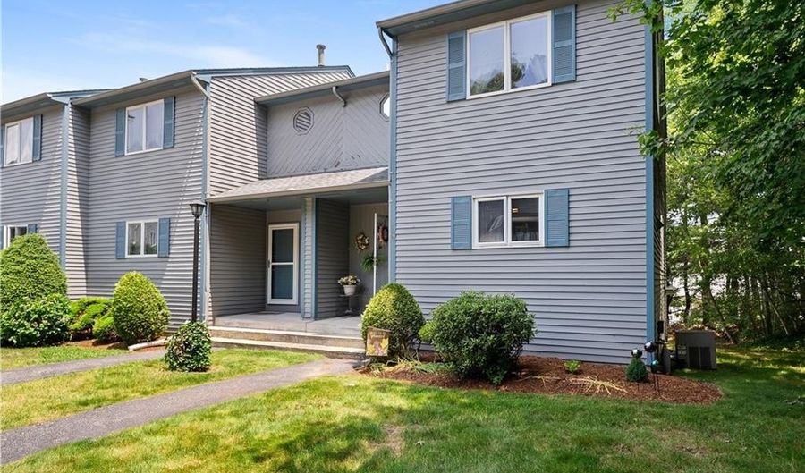 36 Primrose Ln 36, North Providence, RI 02904 - 2 Beds, 2 Bath