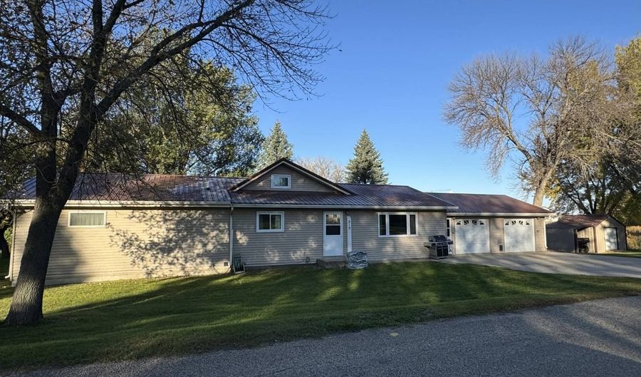 510 West St, Bristol, SD 57219 - 3 Beds, 2 Bath
