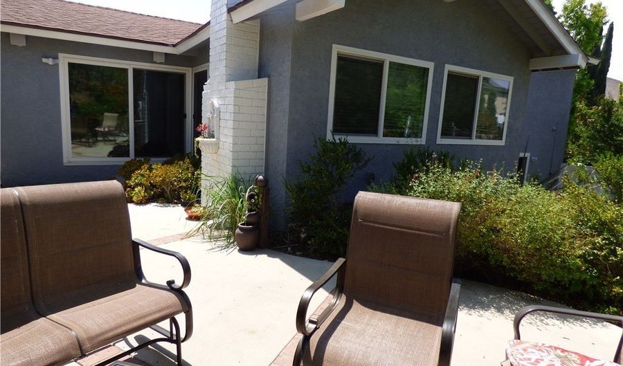 5650 Lake Lindero Dr, Agoura Hills, CA 91301 - 3 Beds, 2 Bath