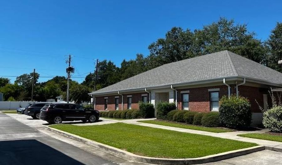 80 Virginia Ave, Barnwell, SC 29812 - 0 Beds, 5 Bath