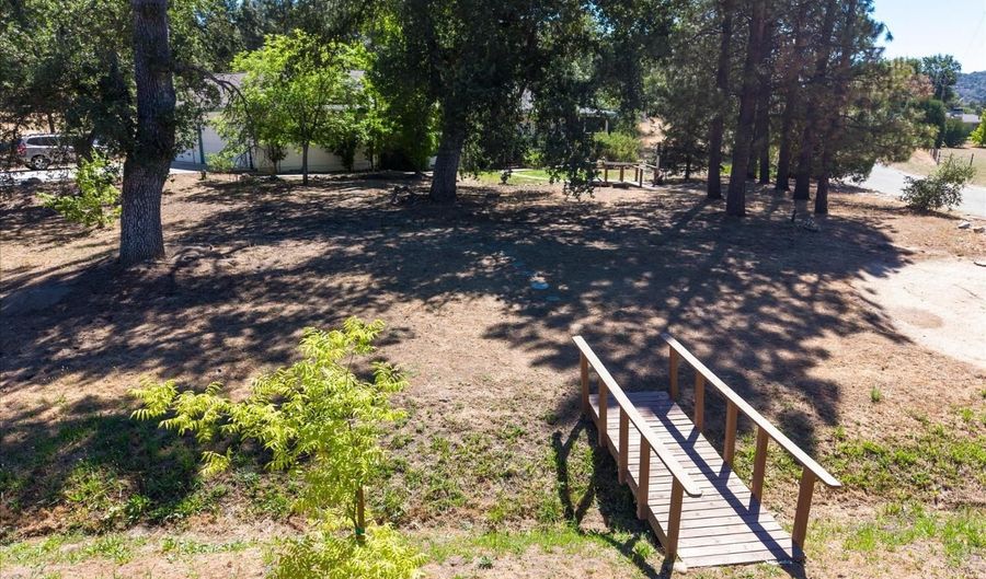 45241 Dillon Dr, Ahwahnee, CA 93601 - 3 Beds, 3 Bath