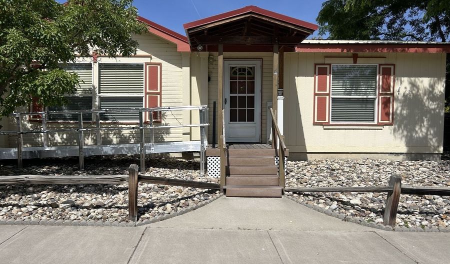 331 4th St, Carlin, NV 89822 - 3 Beds, 2 Bath