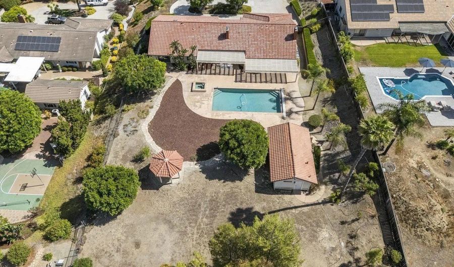 1549 Ventana Dr, Escondido, CA 92029 - 4 Beds, 5 Bath