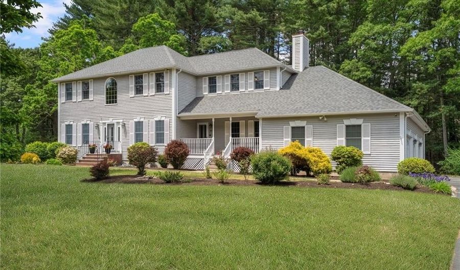 95 River Farm Dr, East Greenwich, RI 02818 - 4 Beds, 4 Bath