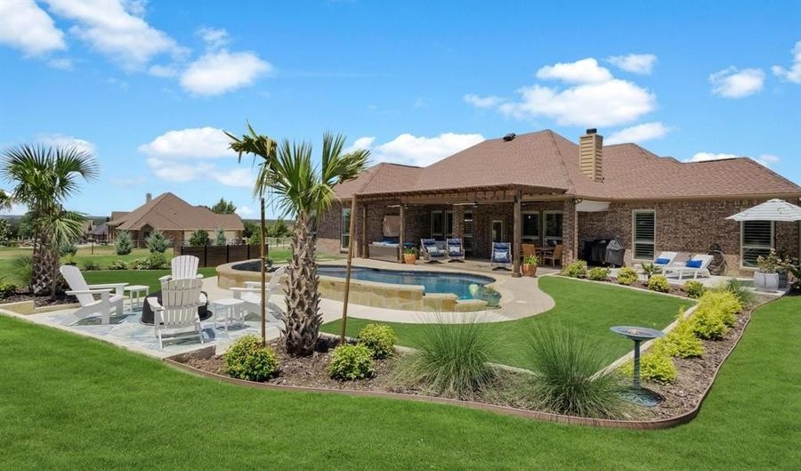 201 Sandstone Ln, Weatherford, TX 76085 - 4 Beds, 2 Bath